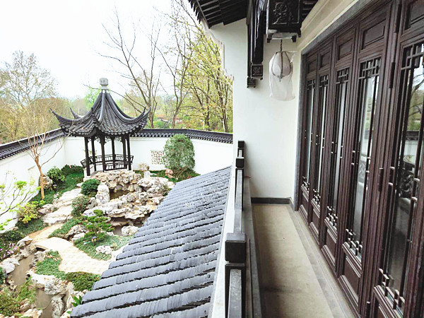 冠墅陽(yáng)光鋁合金仿古門(mén)窗.jpg
