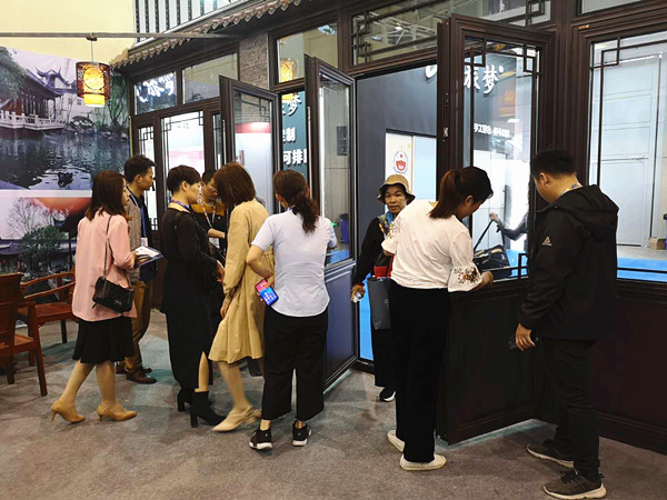 冠墅陽光仿古門窗.jpg