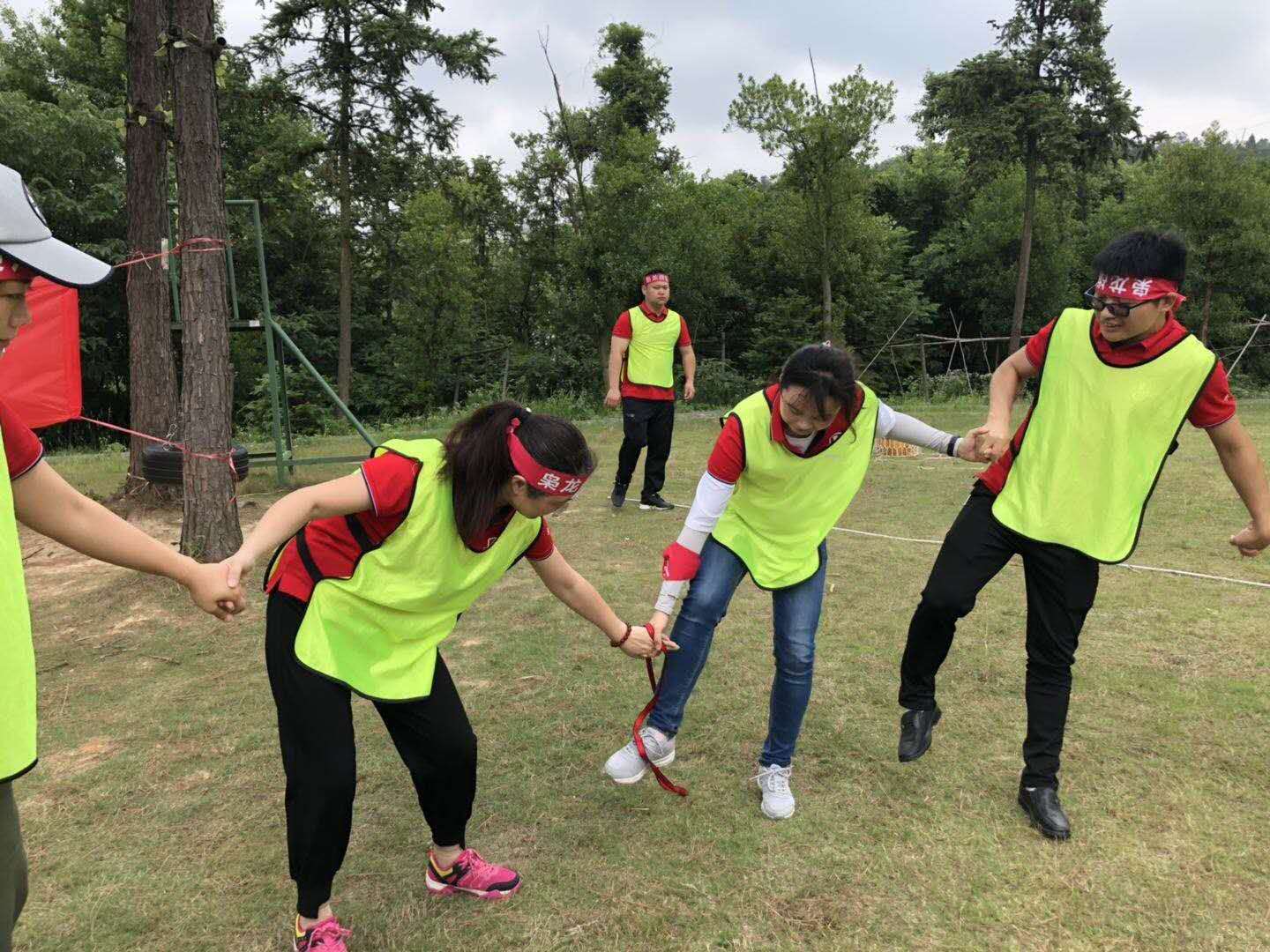 第五屆牛商爭霸賽天云湖拓展.jpg
