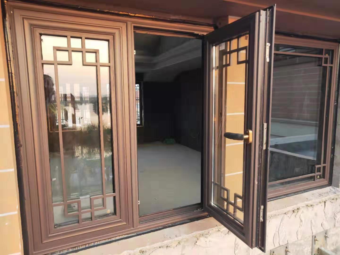 別墅中式鋁合金門窗.jpg