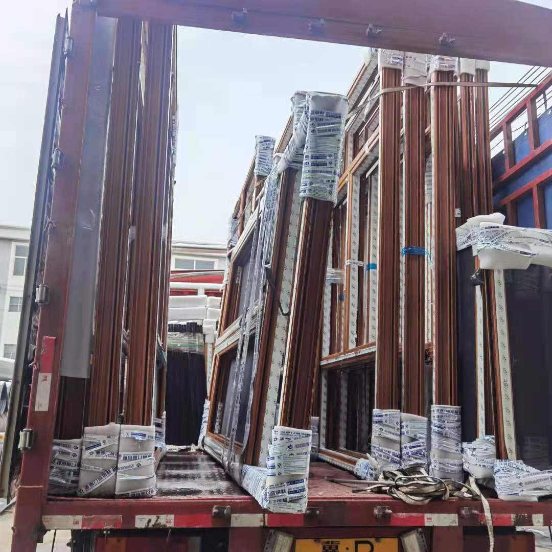 黃木紋鋁合金仿古門窗.jpg