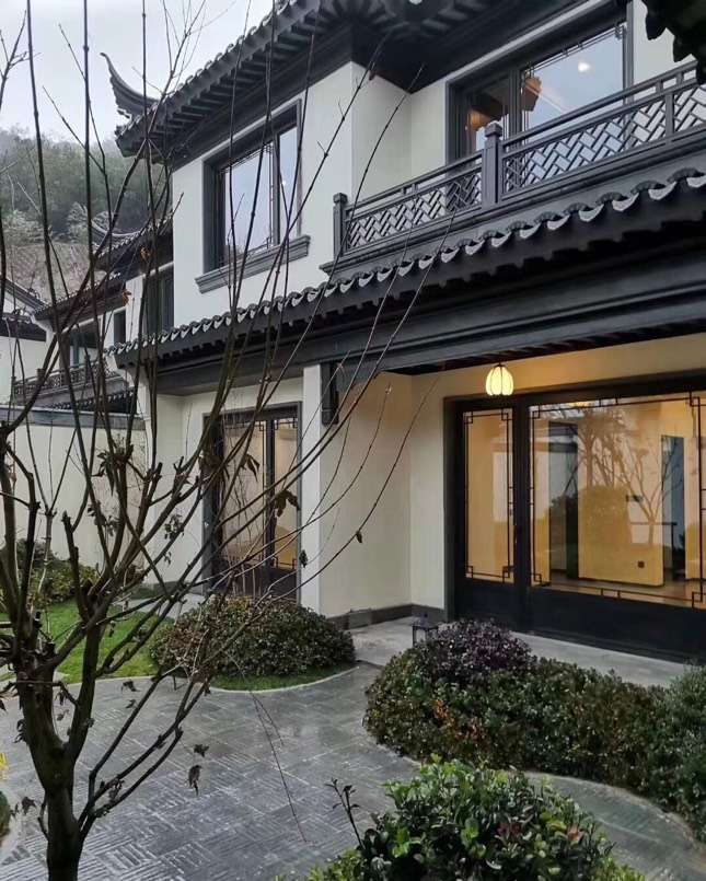 貴州仿古門窗價(jià)格.jpg