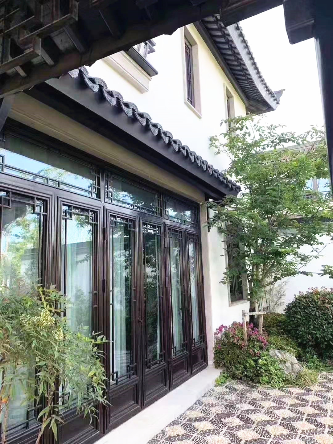 別墅仿古門窗.jpg