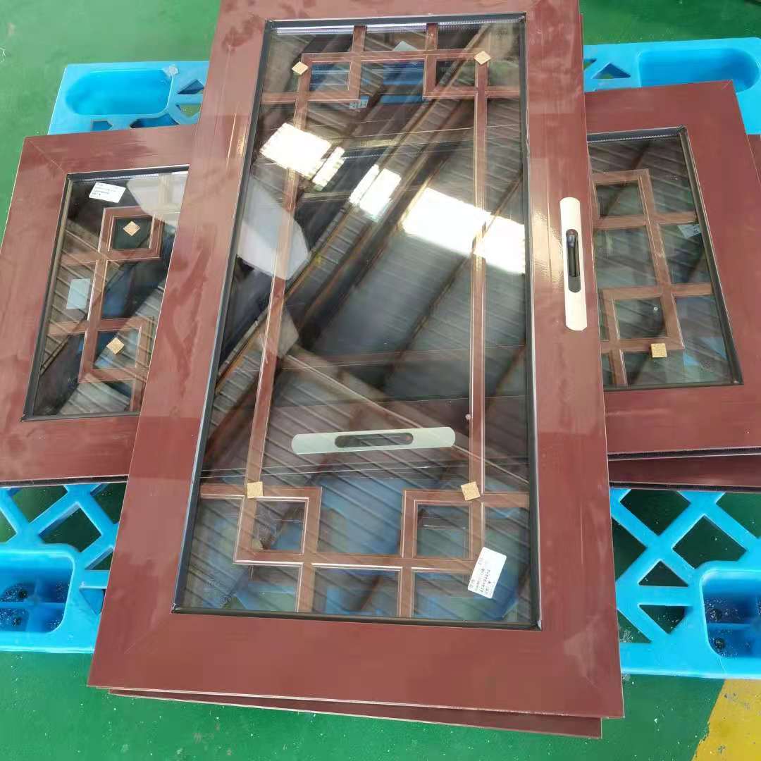 鋁合金格條門窗.jpg