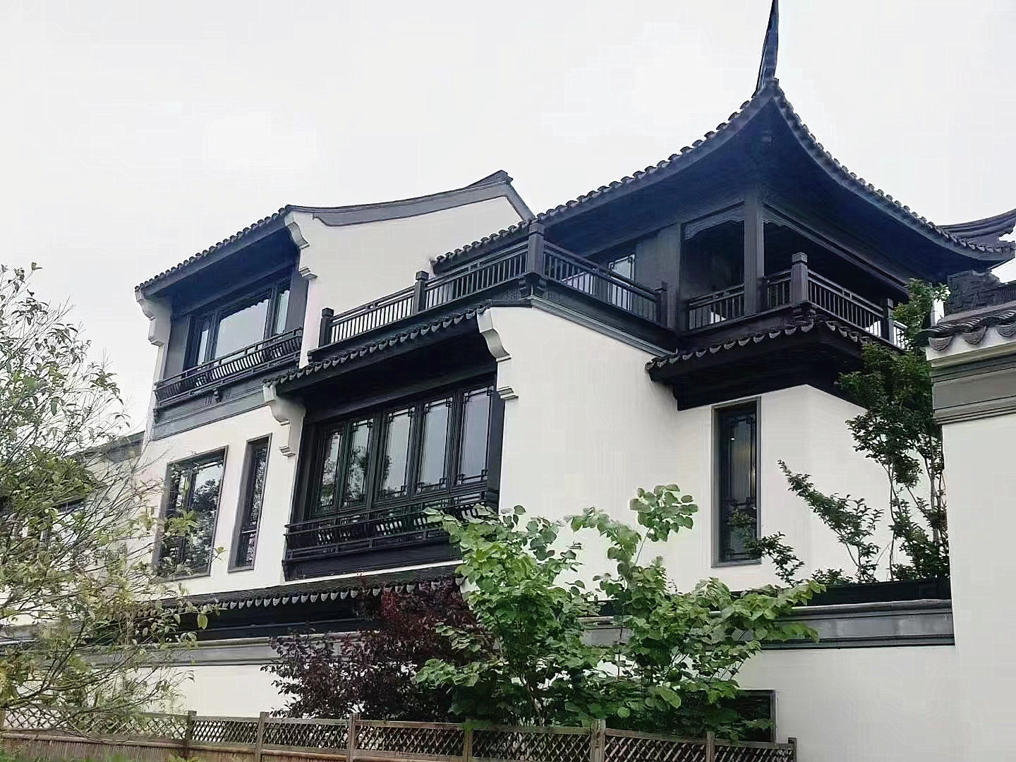 仿古式門窗.jpg