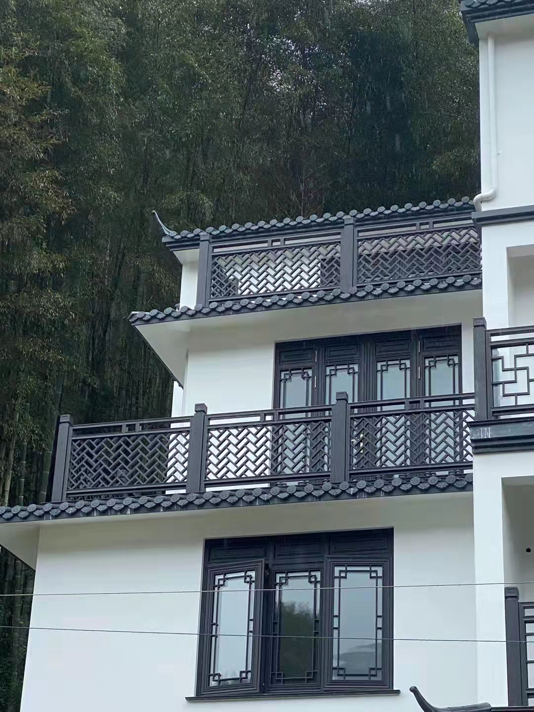 仿古花格門窗.jpg
