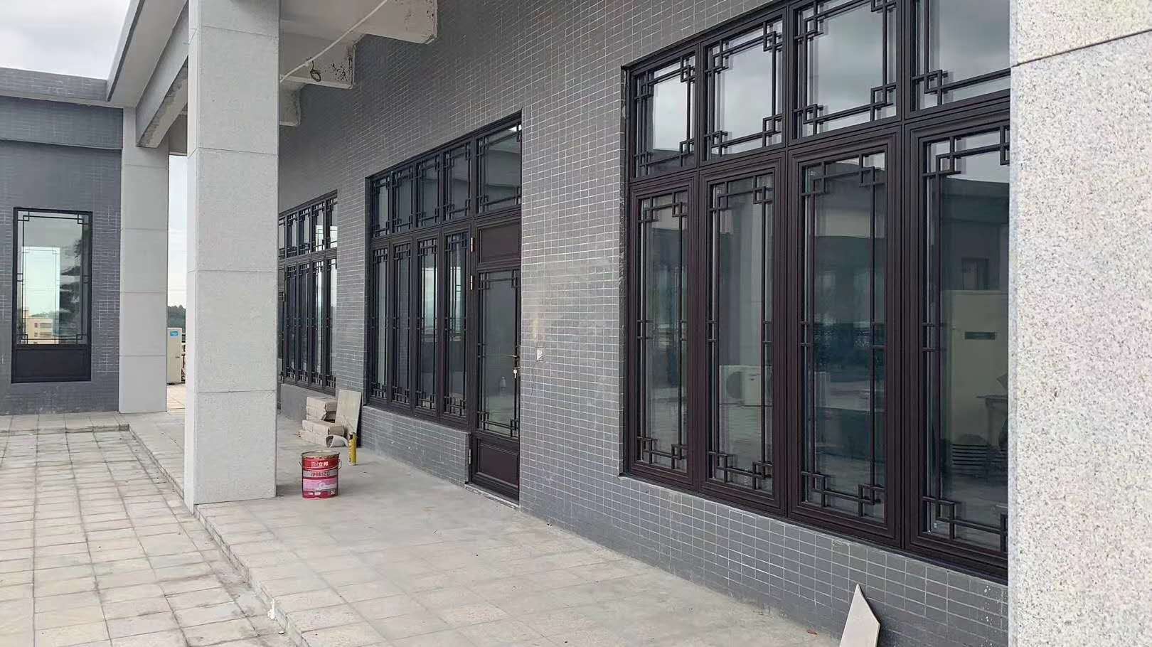 農(nóng)村仿古門窗.jpg
