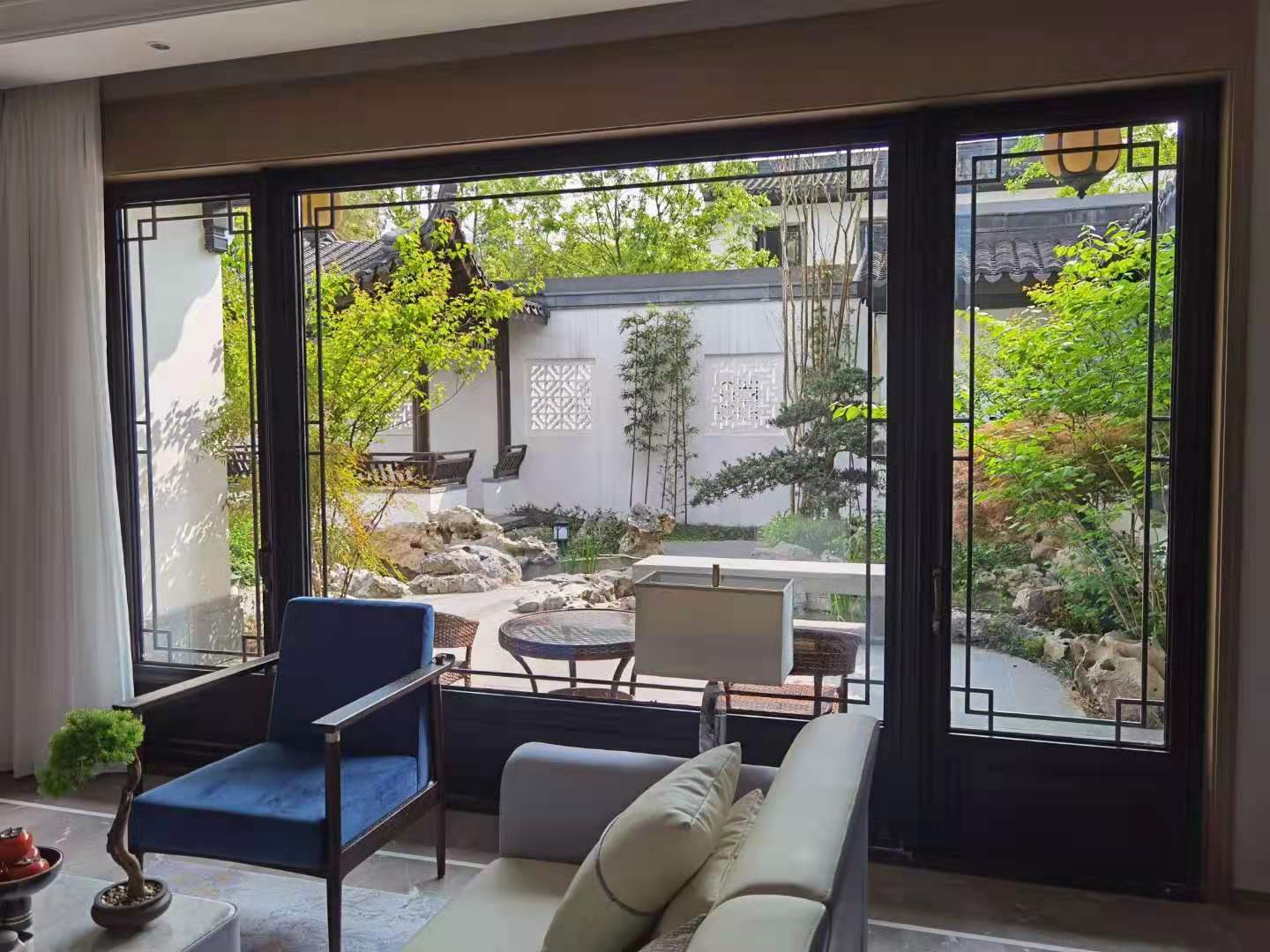 仿古三合院門窗.jpg