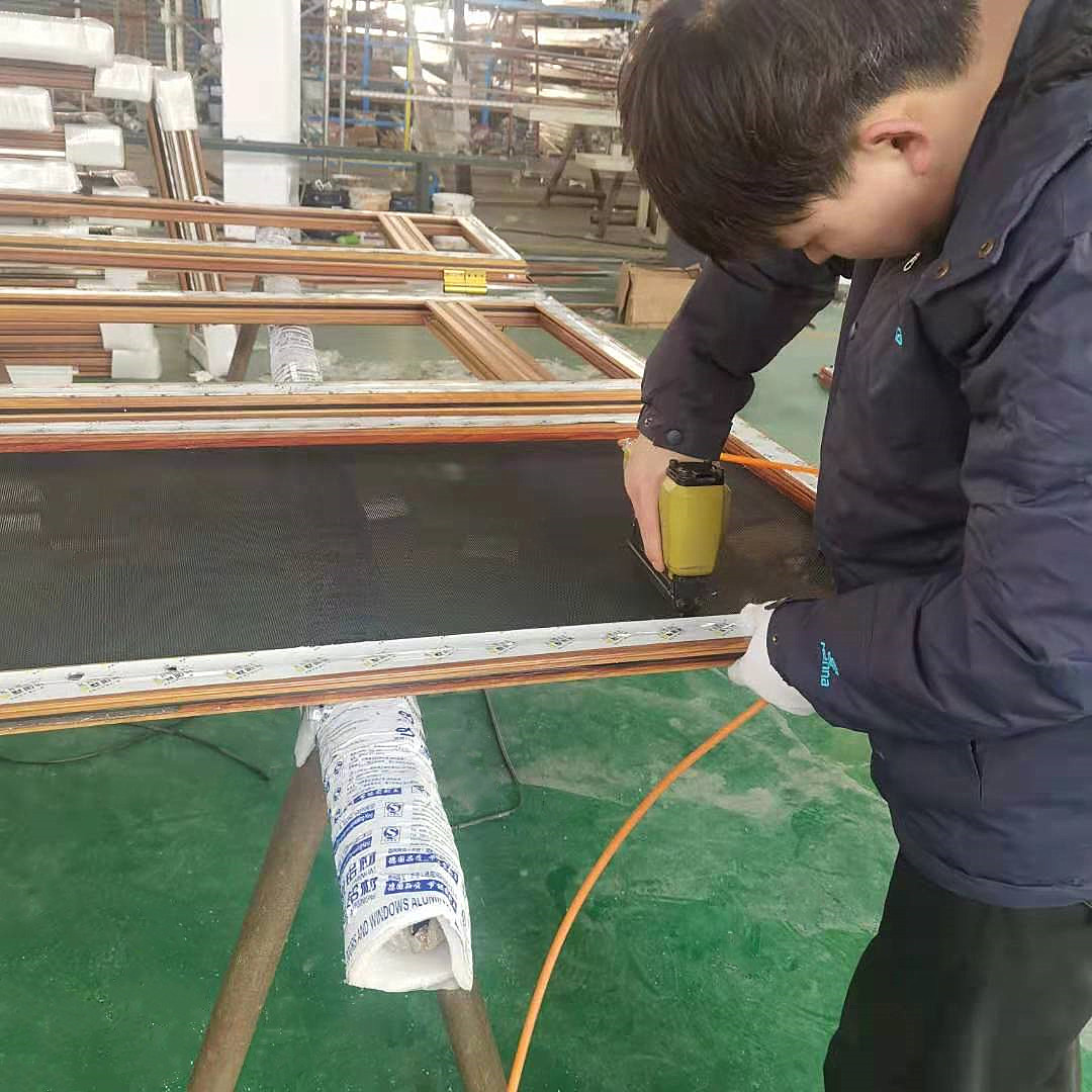 仿古斷橋鋁木紋門窗.jpg