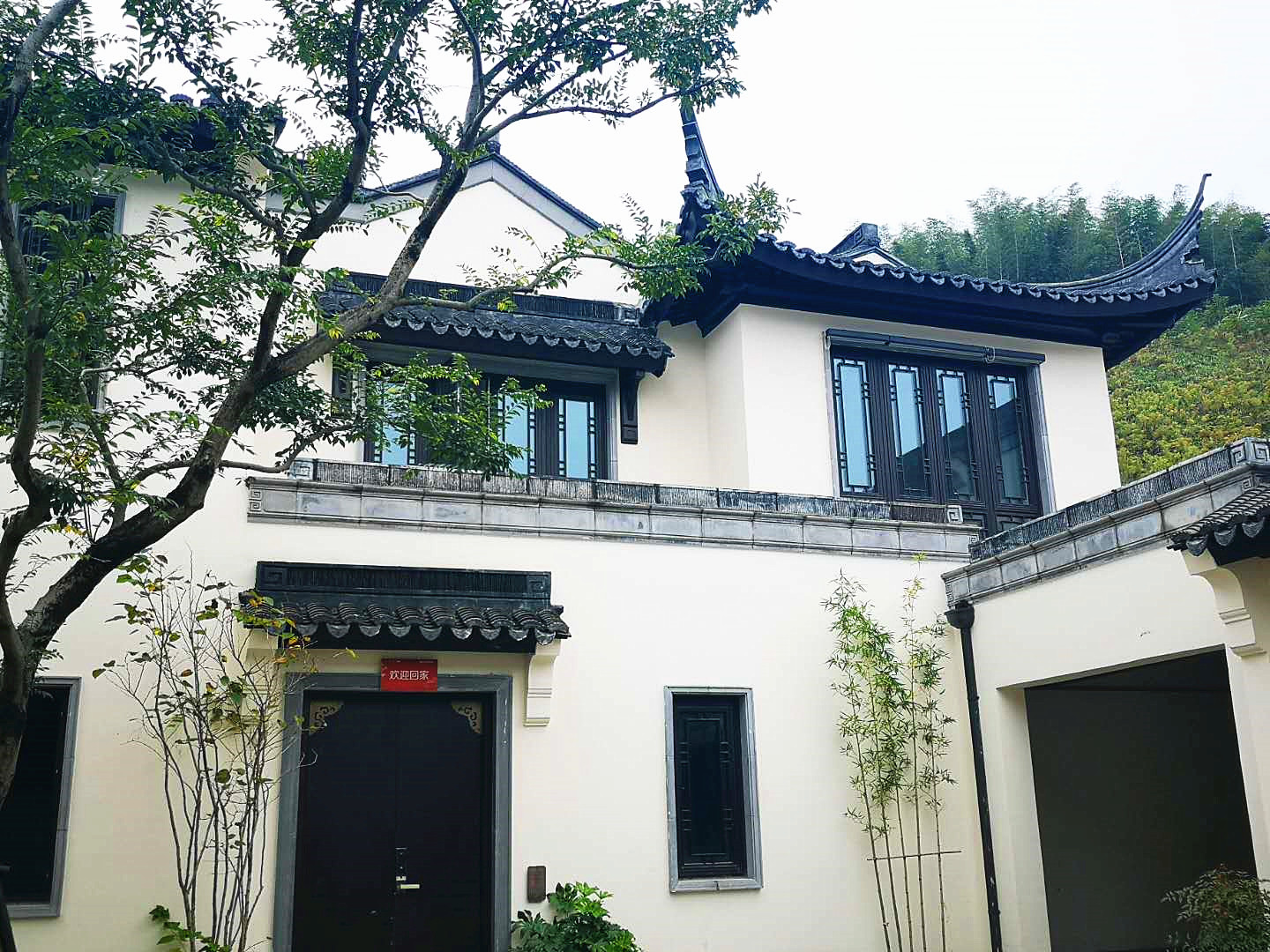 白墻仿古門窗.jpg