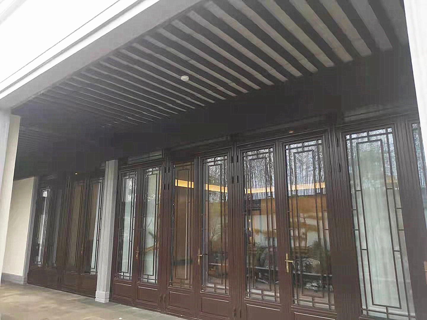仿古典房屋門窗.jpg