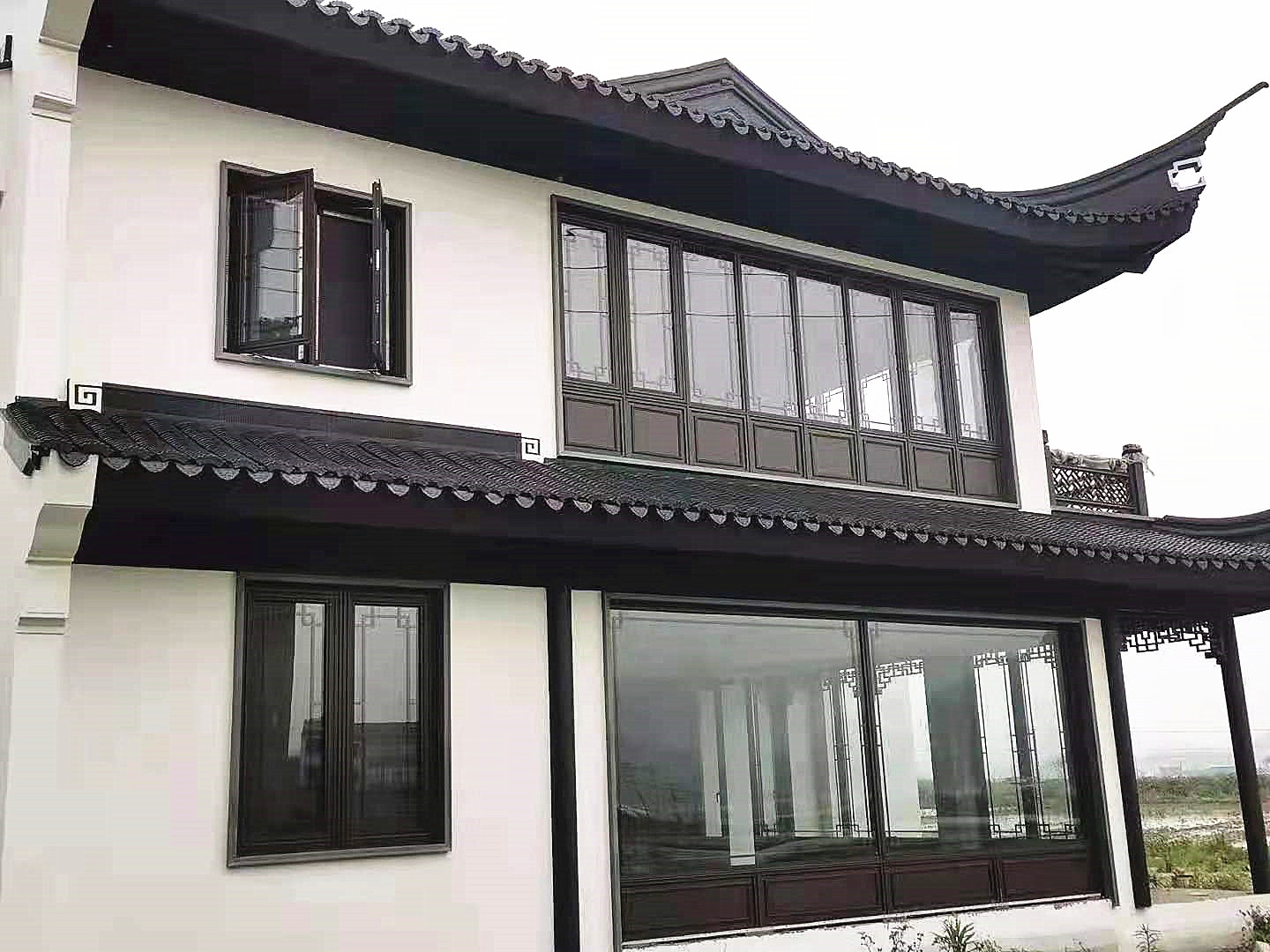 簡易仿古門窗定制.jpg